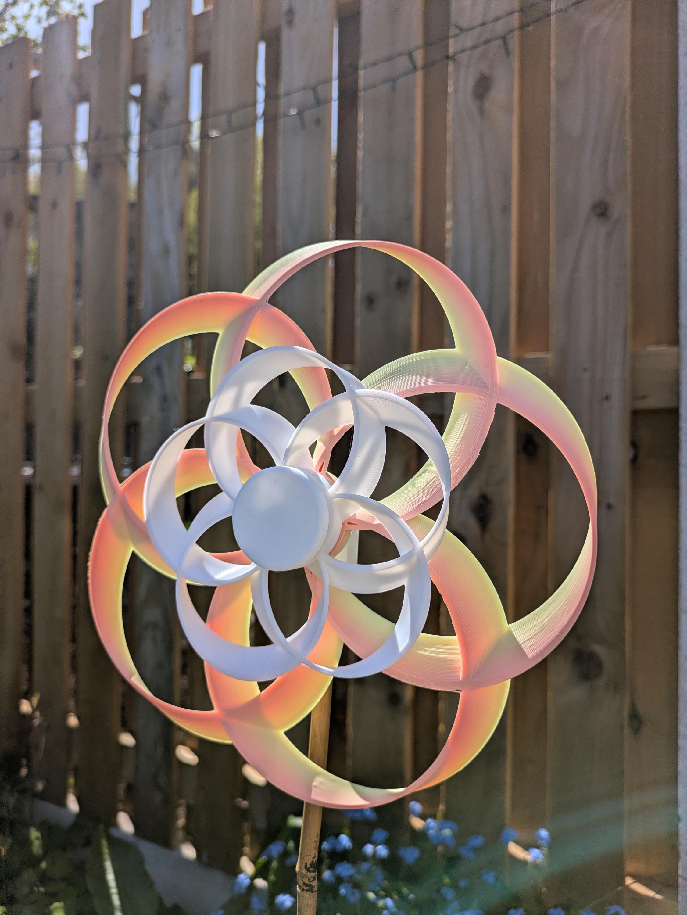 Flower Wind Spinner | Garden Stake | Dual Colour Counter-Rotating Round Petals | Garden Gift