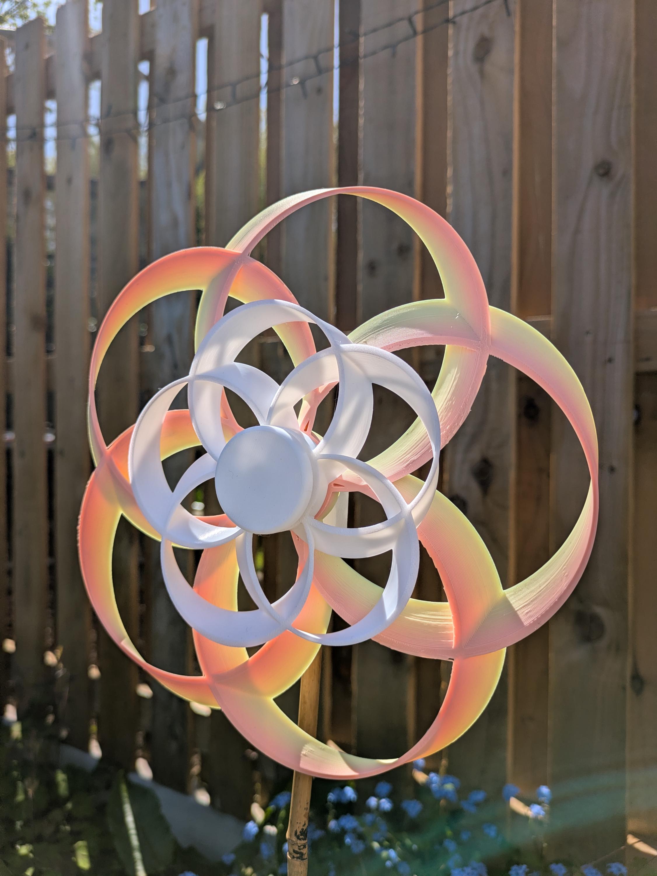 Flower Wind Spinner | Garden Stake | Dual Colour Counter-Rotating Round Petals | Garden Gift
