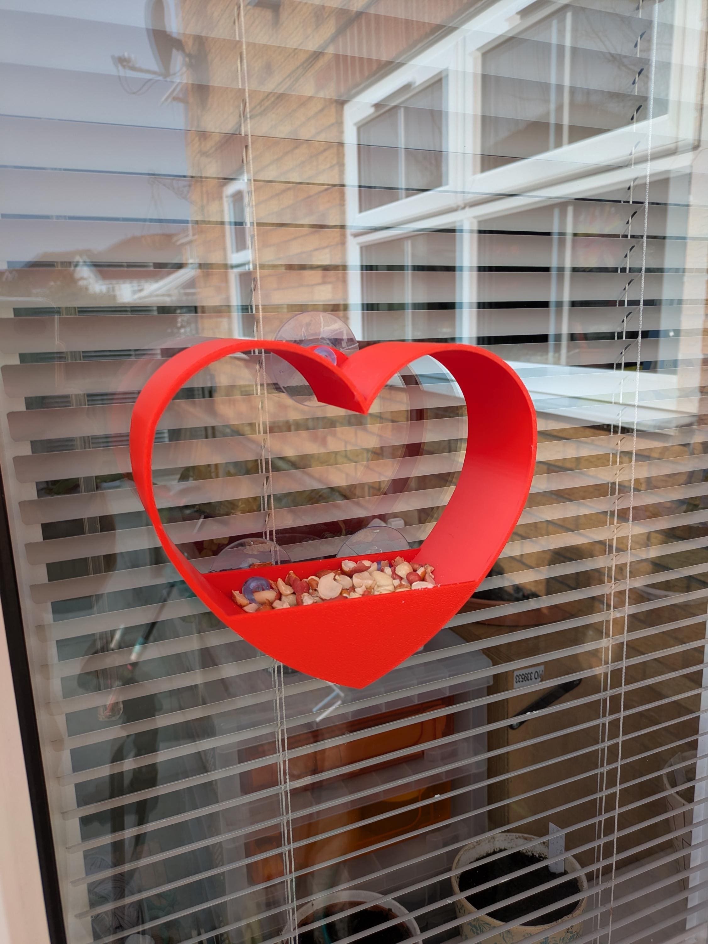 Heart Window Bird Feeder: Suction Cup Design