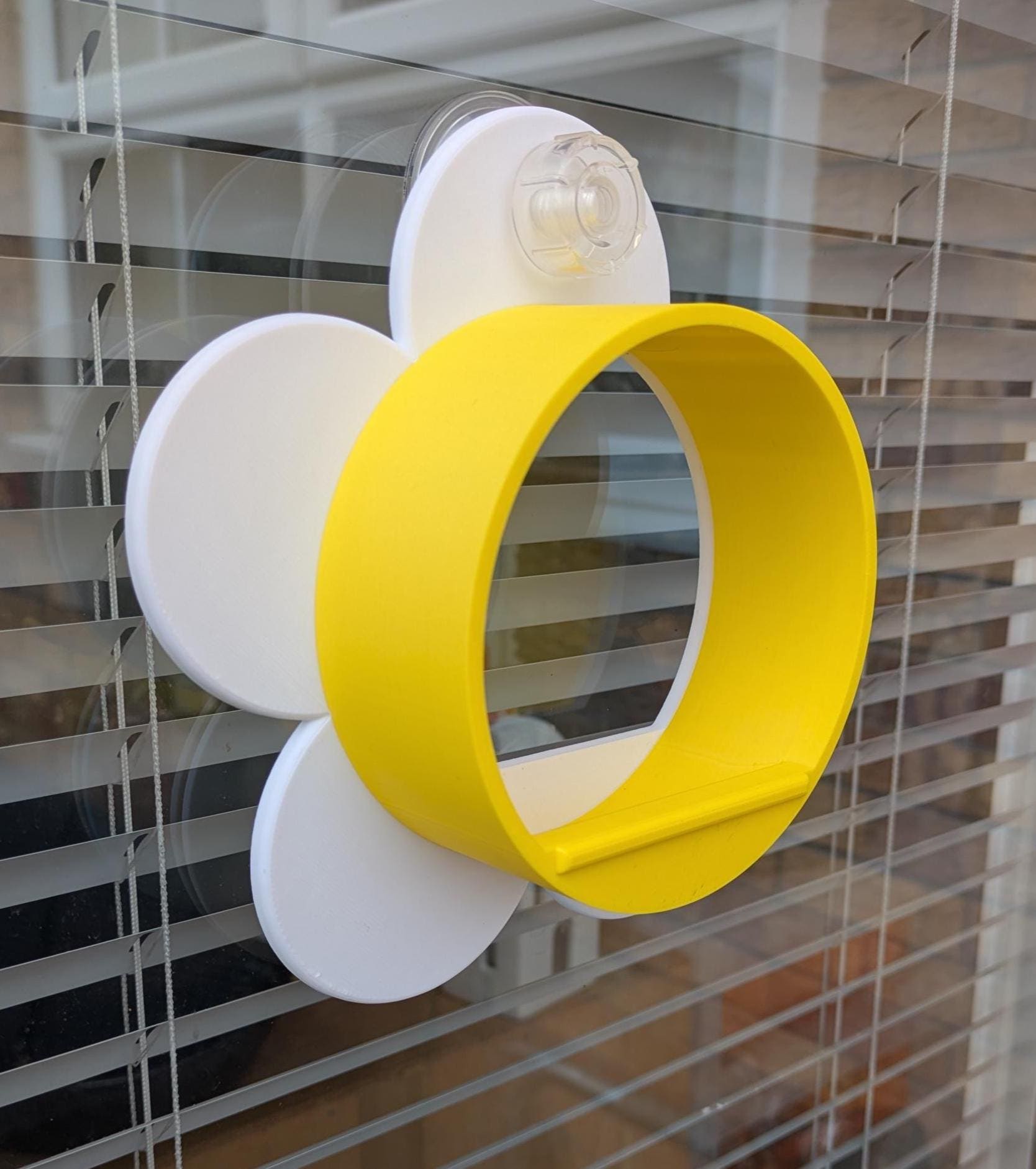 Bright sunny flower novelty window Bird Feeder: Suction Cup Design