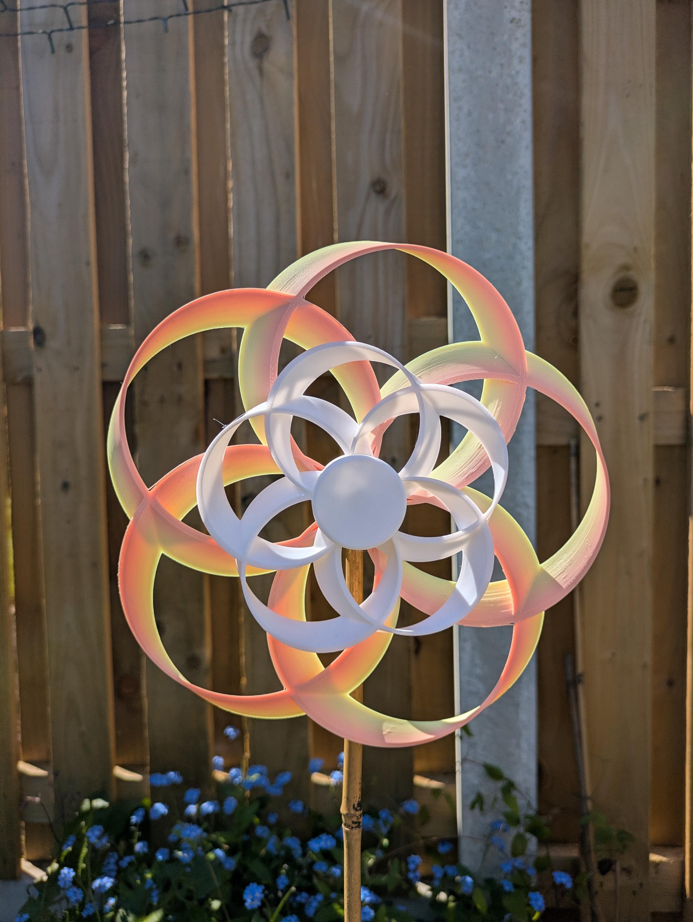 Flower Wind Spinner | Garden Stake | Dual Colour Counter-Rotating Round Petals | Garden Gift